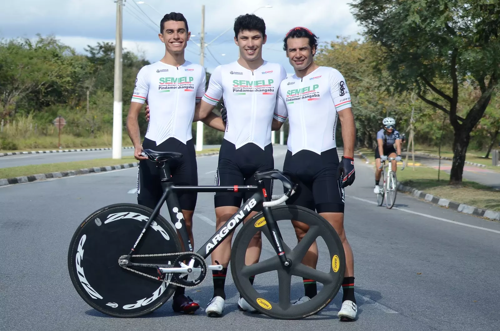 Primeiras medalhas de Pindamonhangaba nos Jogos Regionais são conquistadas no ciclismo